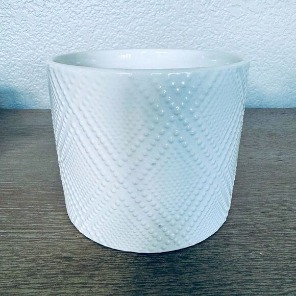 White Diamond Textured Planter Vase - Picture 1 of 3